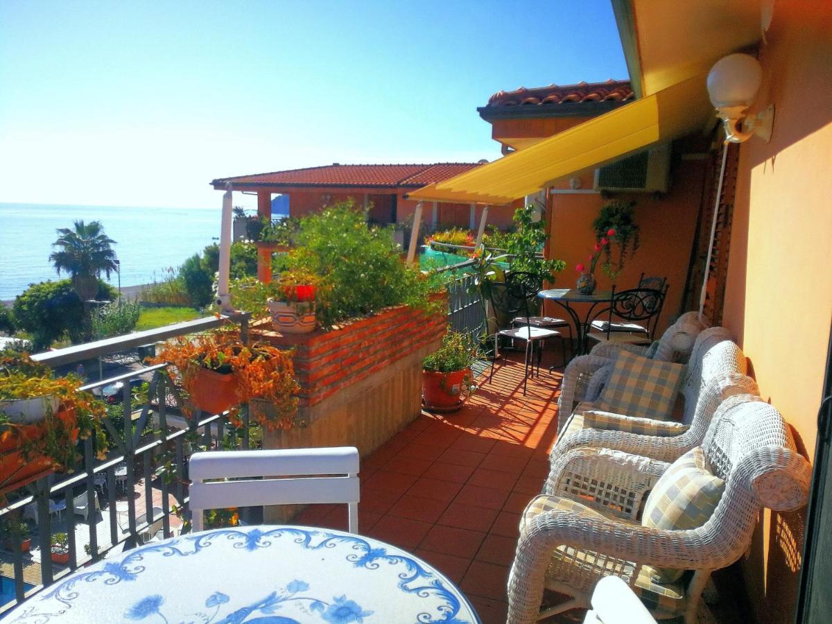 Taormina By The Sea Apartamento Mazzeo Exterior foto